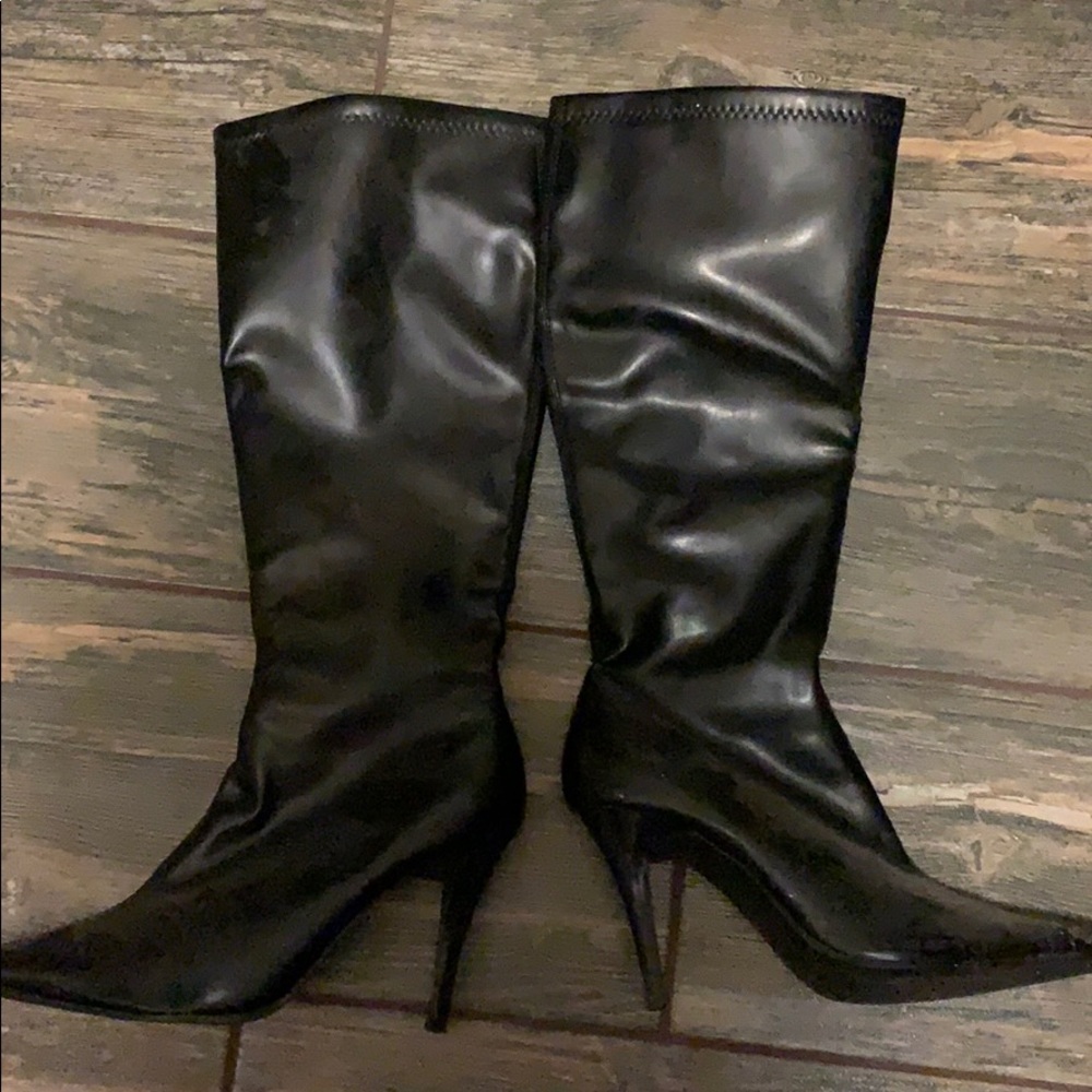 Black high heel boots, barely worn